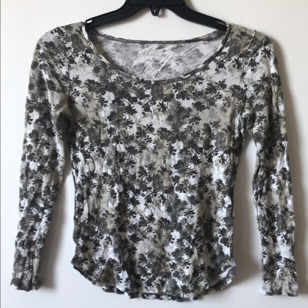 Ann Taylor long sleeve tee